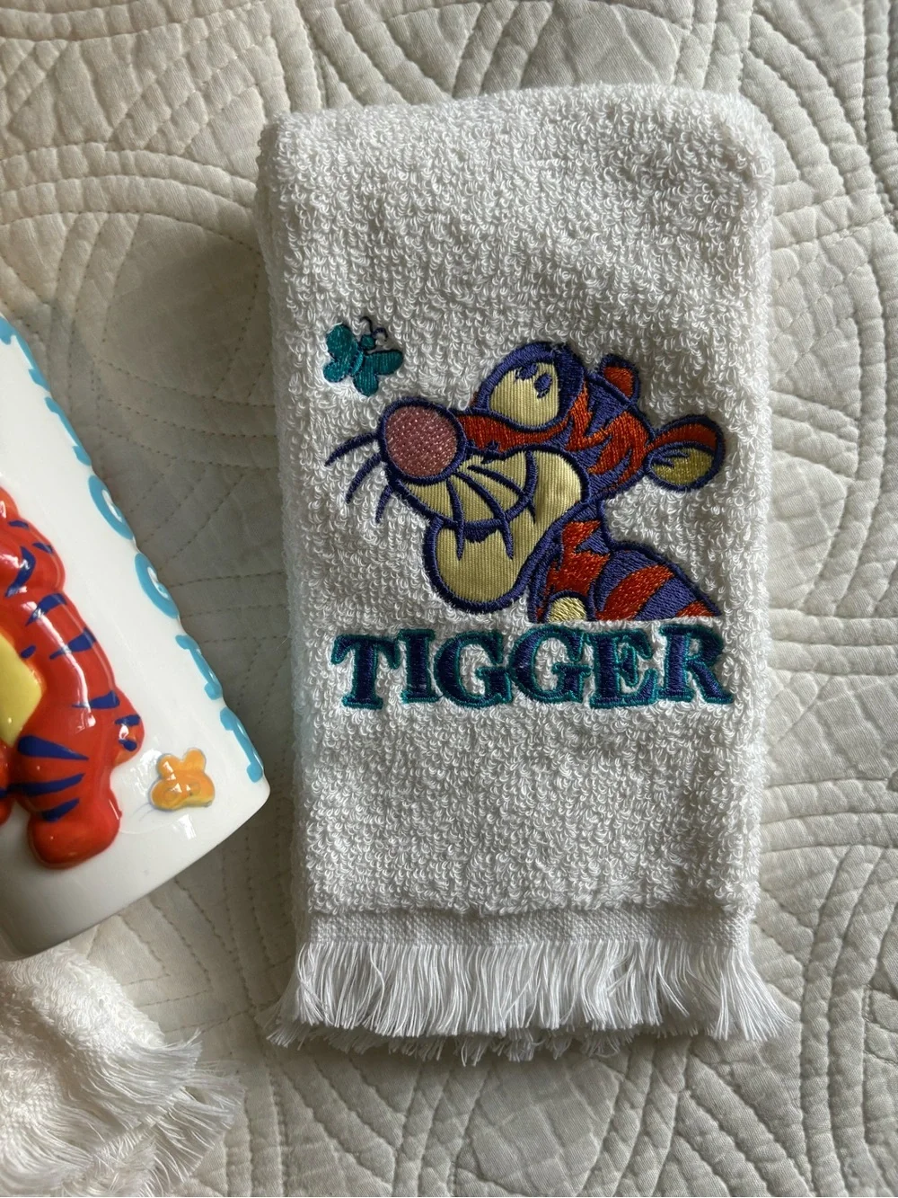 Disney Vintage Winnie the Pooh Ceramic soap Pump with Pooh & Tigger Hand Towels